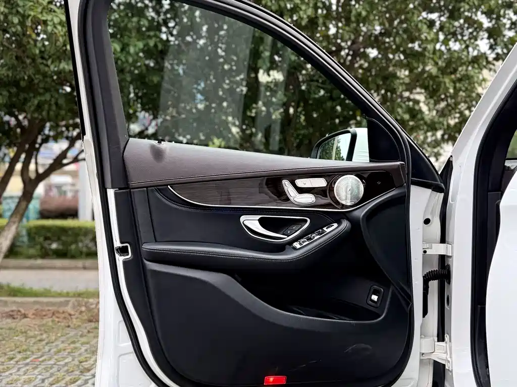 Mercedes-Benz GLC — миниатюра 14