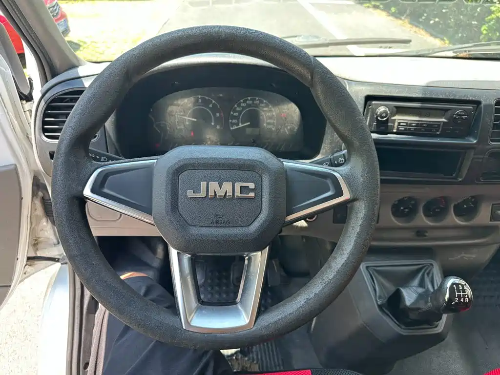 JMC Tesla — миниатюра 14