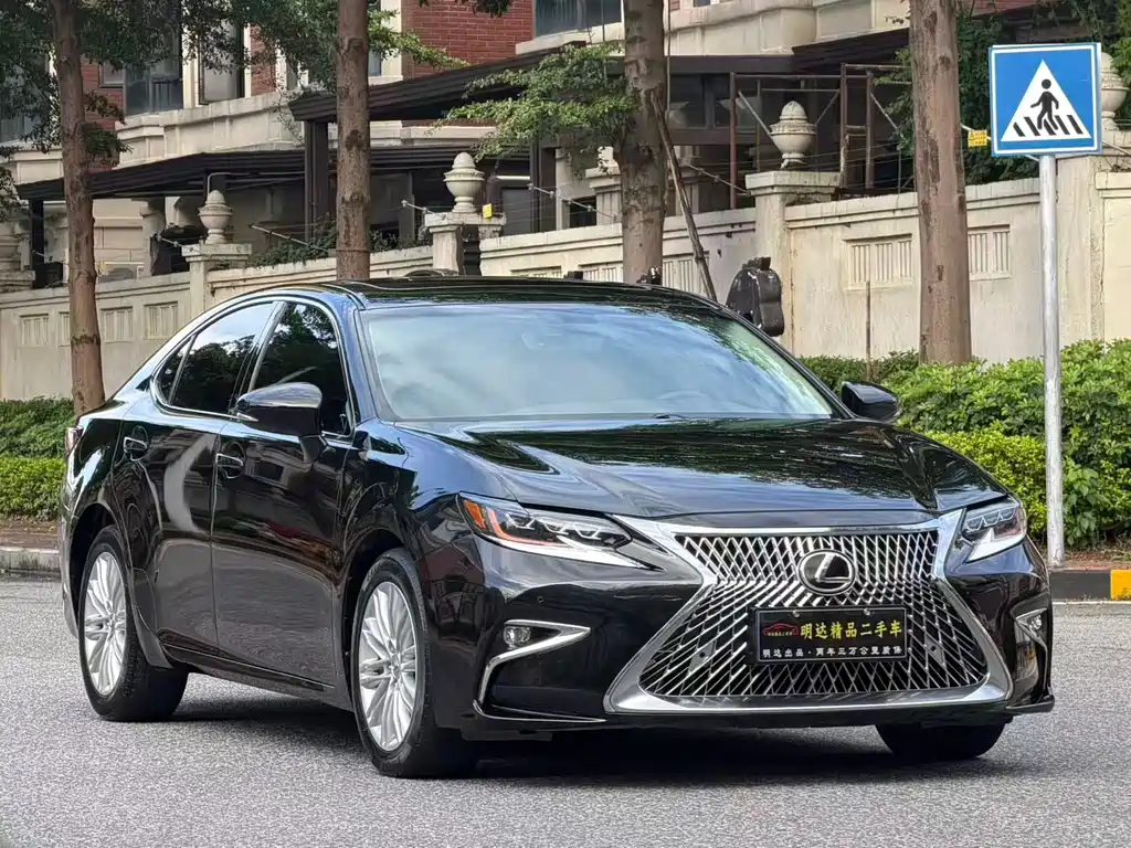 Lexus ES — миниатюра 2
