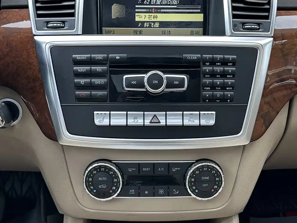 Mercedes-Benz M-Class — миниатюра 26