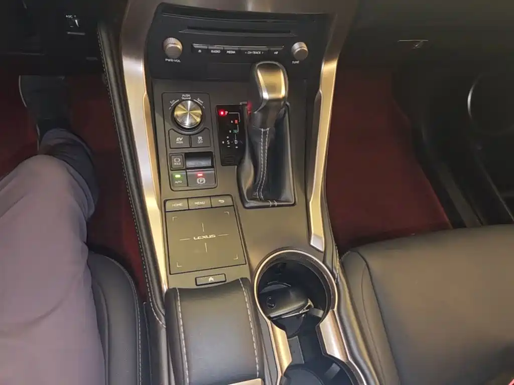 Lexus NX — миниатюра 14