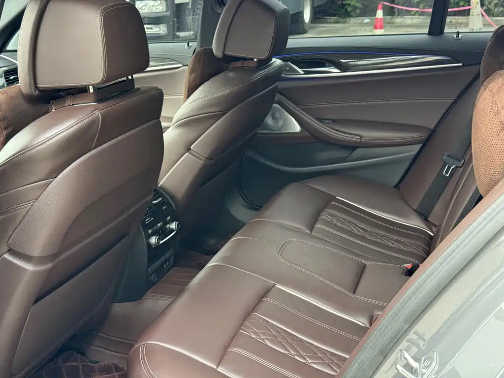 BMW 5 Series (Import) — миниатюра 11