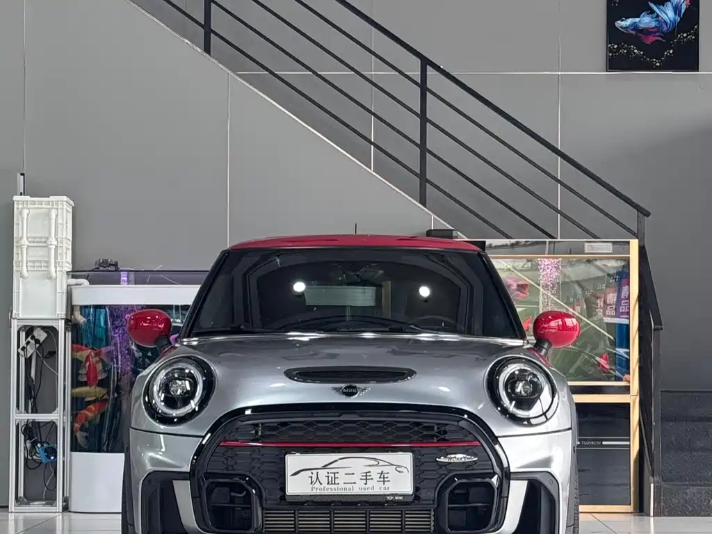 MINI JCW COUNTRYMAN