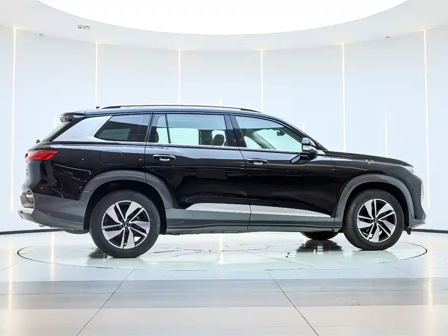Audi Q6 2024 40 TFSI quattro 7 мест