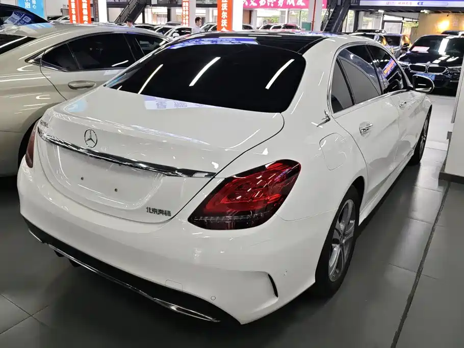Mercedes-Benz C-Class — миниатюра 3