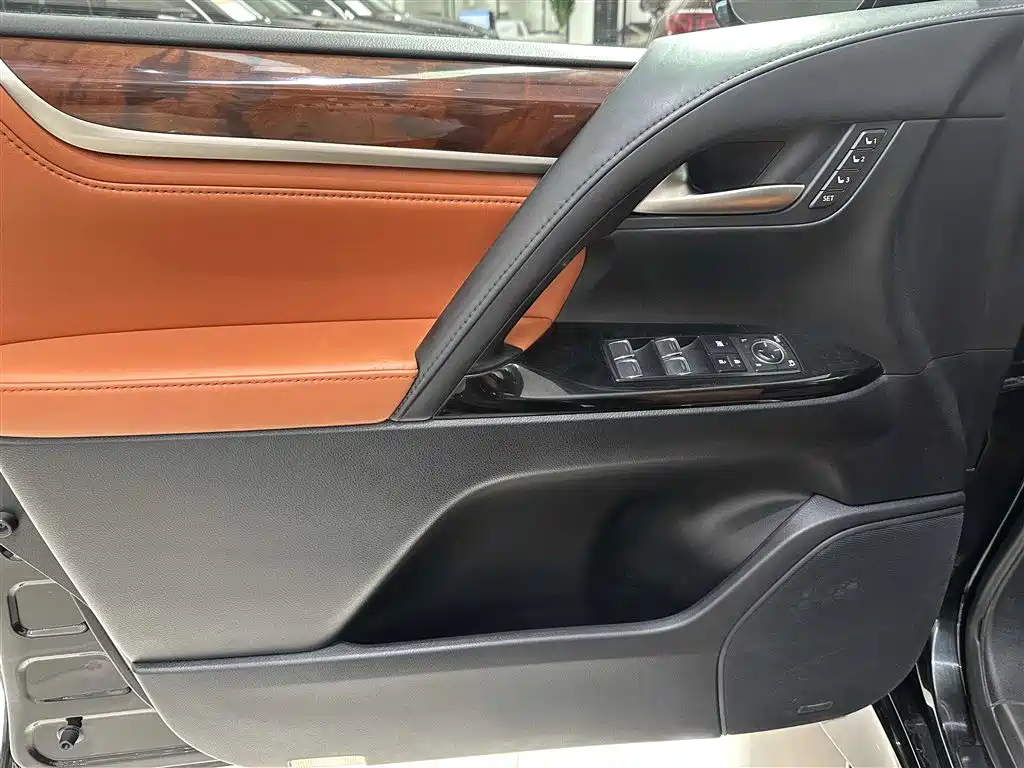 Lexus LX 2017 570 Luxury
