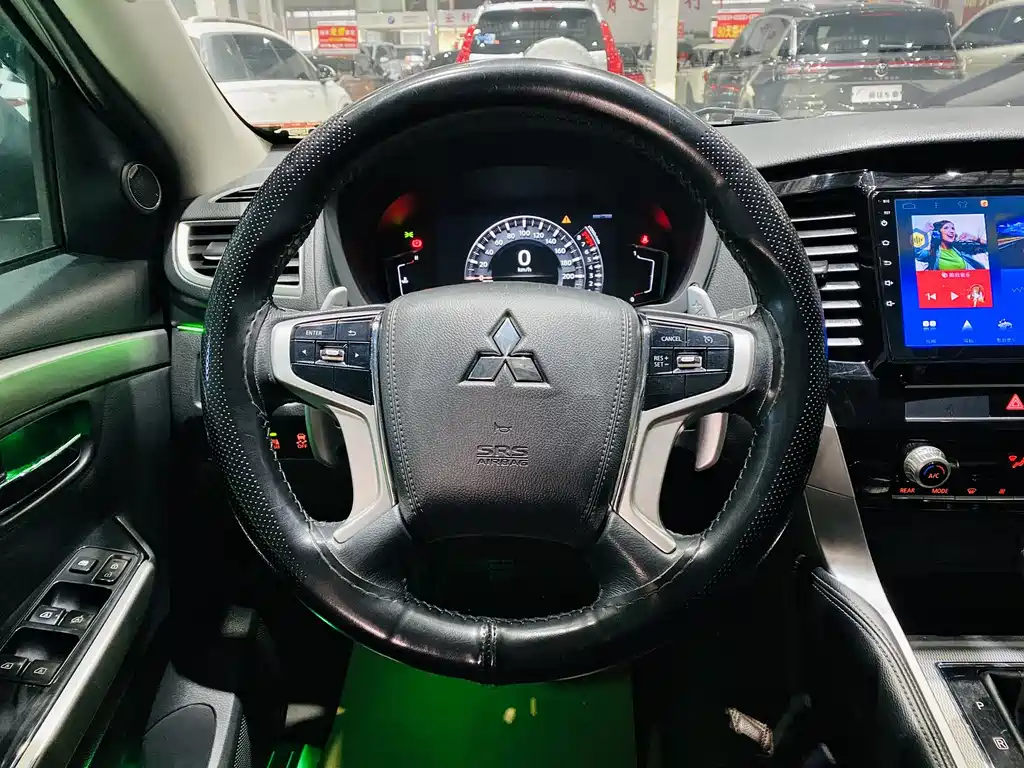 Mitsubishi Pajero Sport (Import) — миниатюра 4