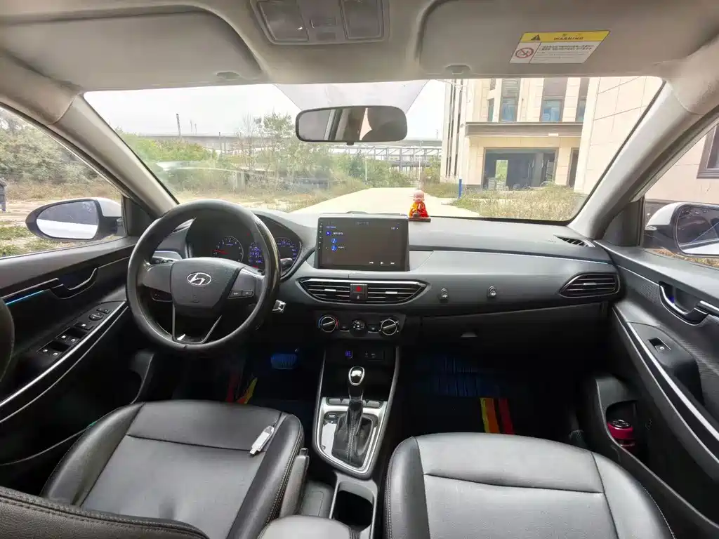 Hyundai Elantra — миниатюра 4