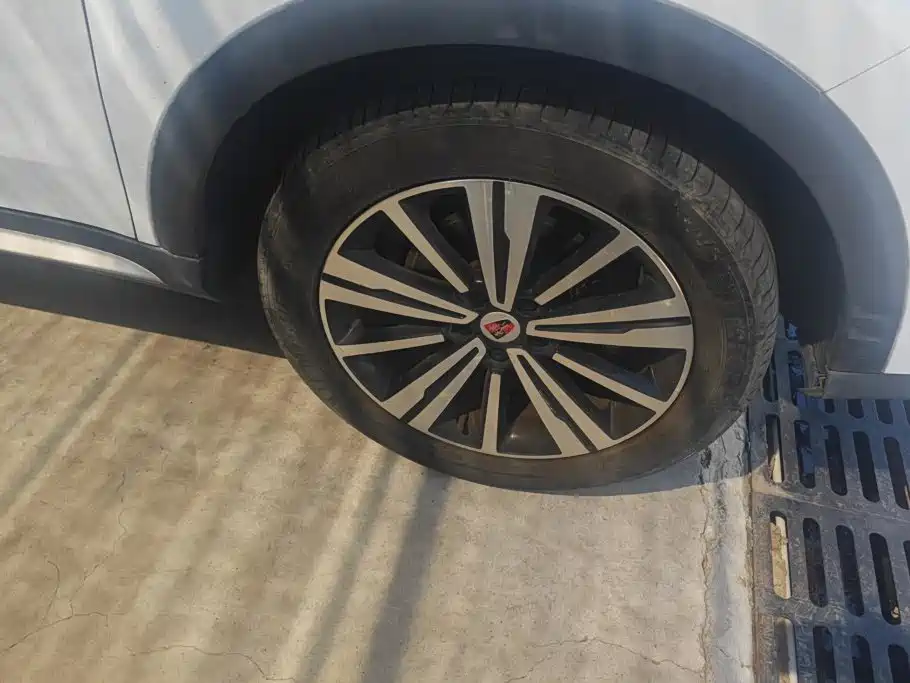 Roewe RX5 — миниатюра 6