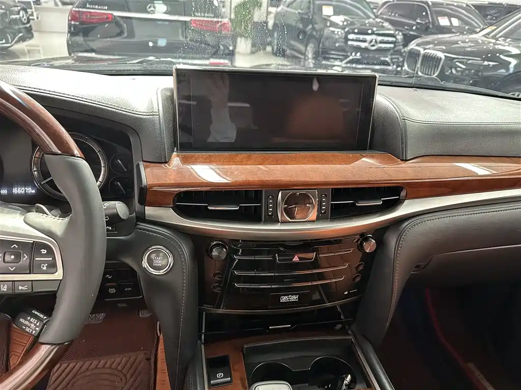 Lexus LX 2017 570 Luxury
