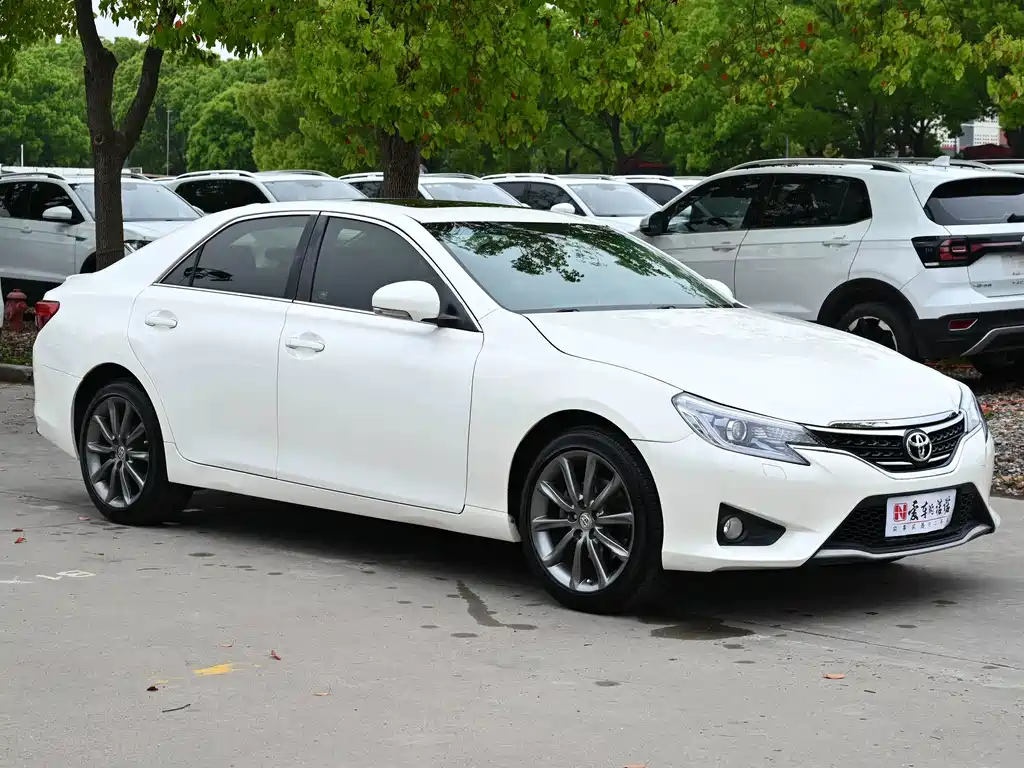 Toyota Reiz — миниатюра 6