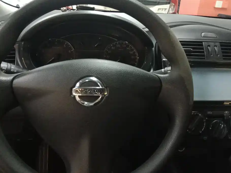 Nissan Tiida — миниатюра 12