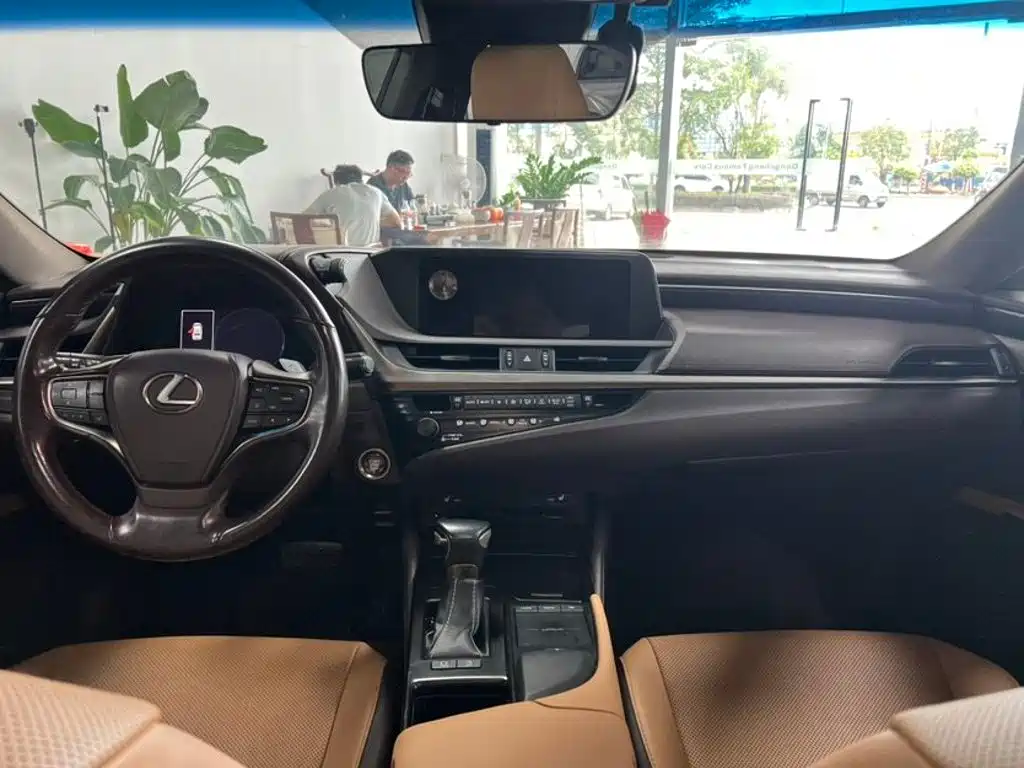 Lexus ES — миниатюра 6