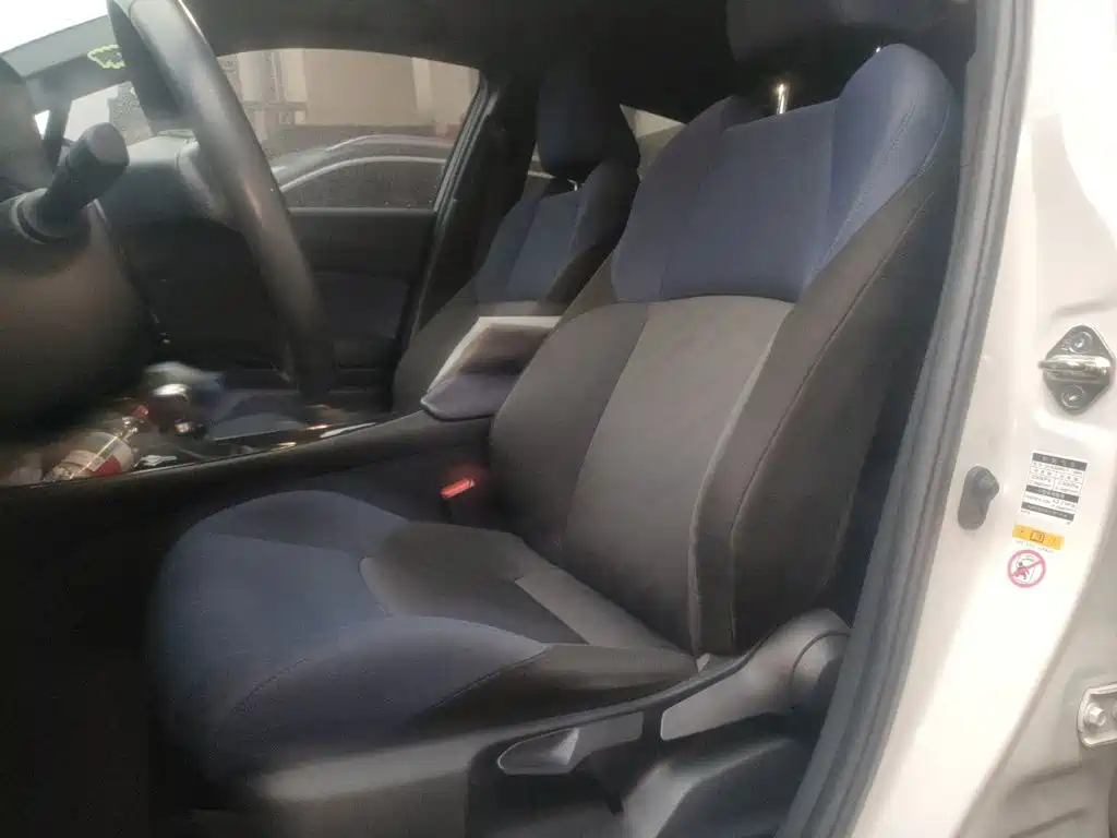 Toyota C-HR — миниатюра 8
