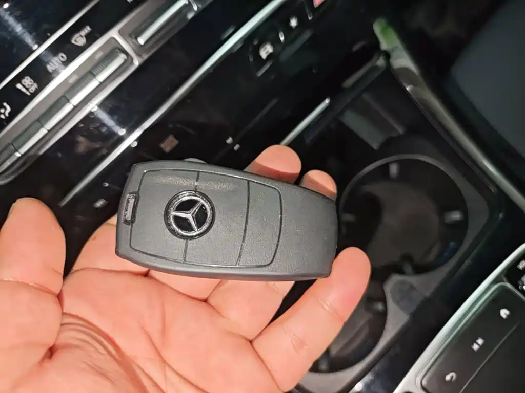 Mercedes-Benz EQC — миниатюра 9