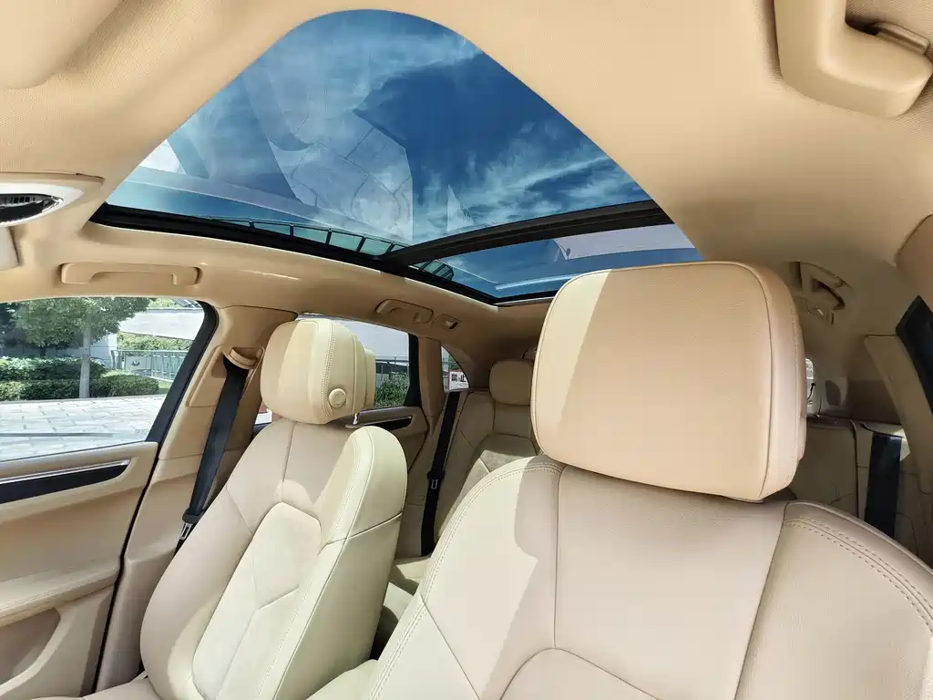 Porsche Macan — миниатюра 10