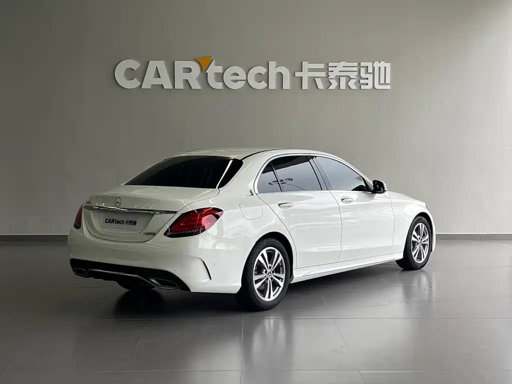 Mercedes-Benz C-Class — миниатюра 4
