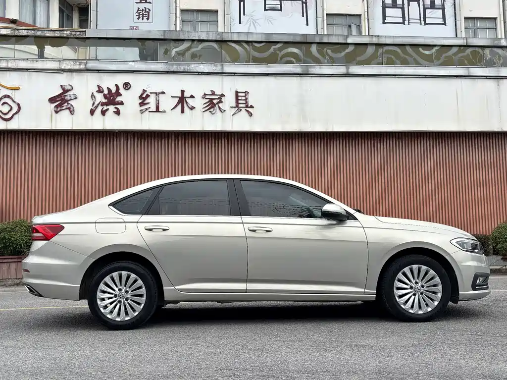 Volkswagen Lavida — миниатюра 3