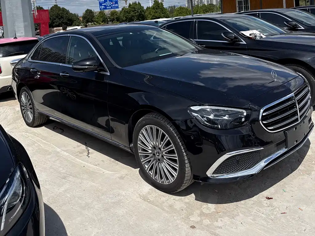 Mercedes-Benz E-Class — миниатюра 3