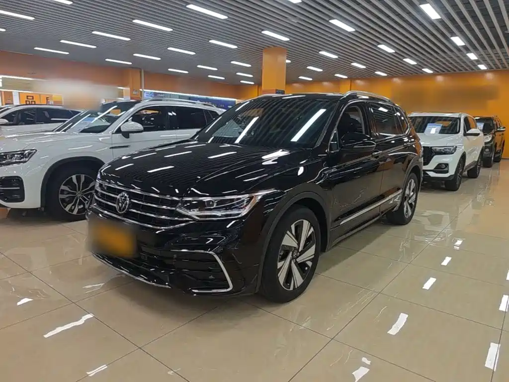 Volkswagen Tiguan L — миниатюра 2