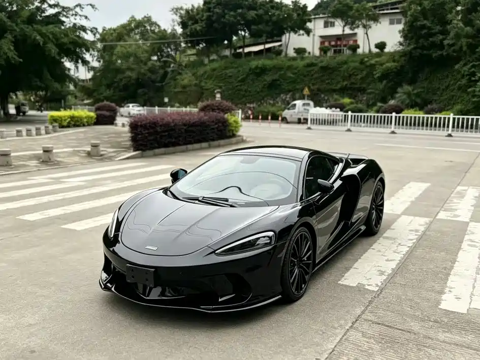 McLaren GT