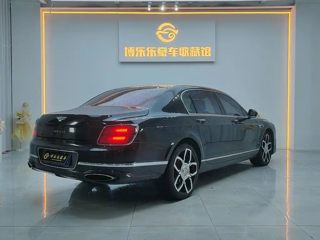 Bentley Flying Spur — миниатюра 25