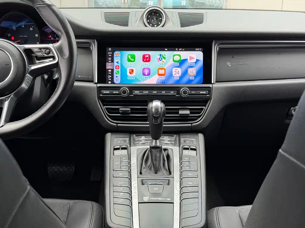 Porsche Macan — миниатюра 14