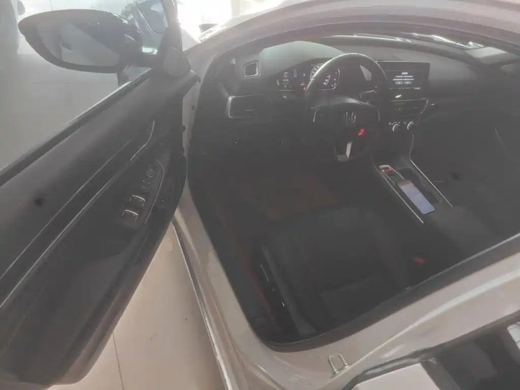 Honda Accord — миниатюра 16