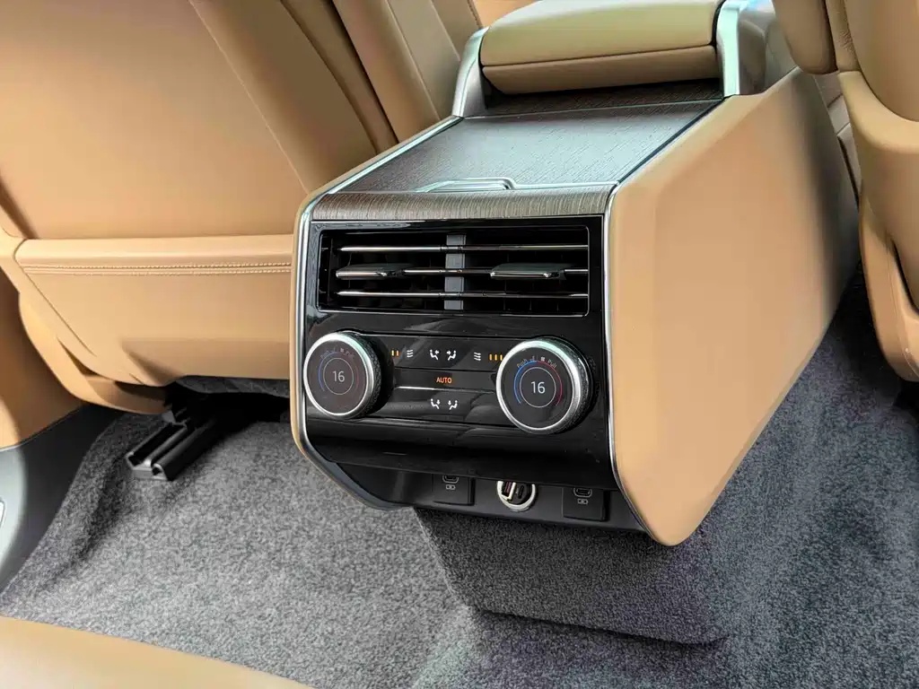 Land Rover Range Rover — миниатюра 15