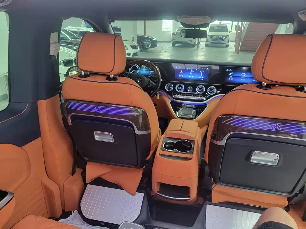 Mercedes-Benz Vito 2021 2.0T Elite 7 мест