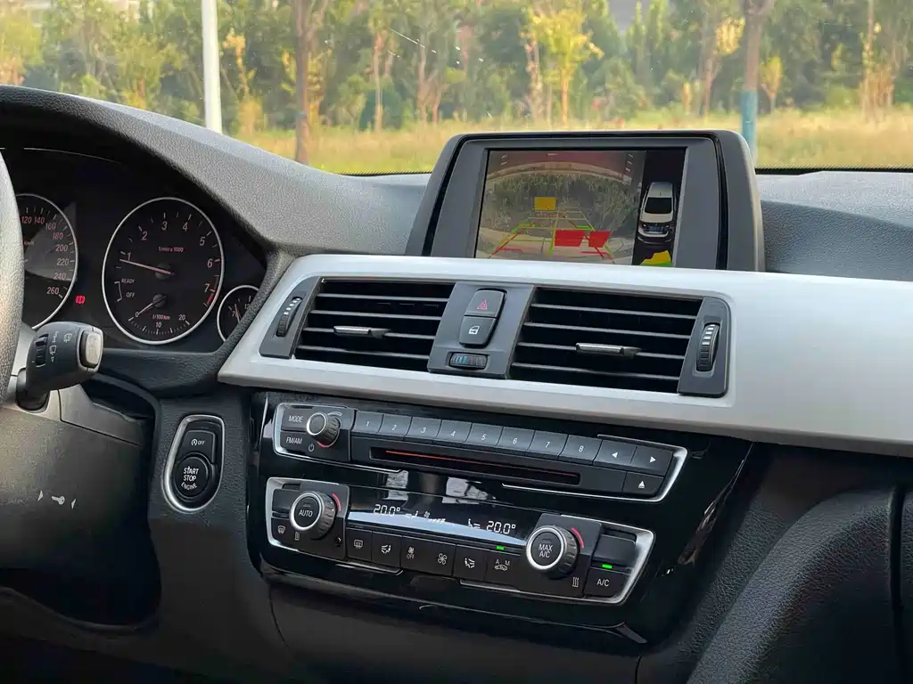 BMW 3 Series — миниатюра 14