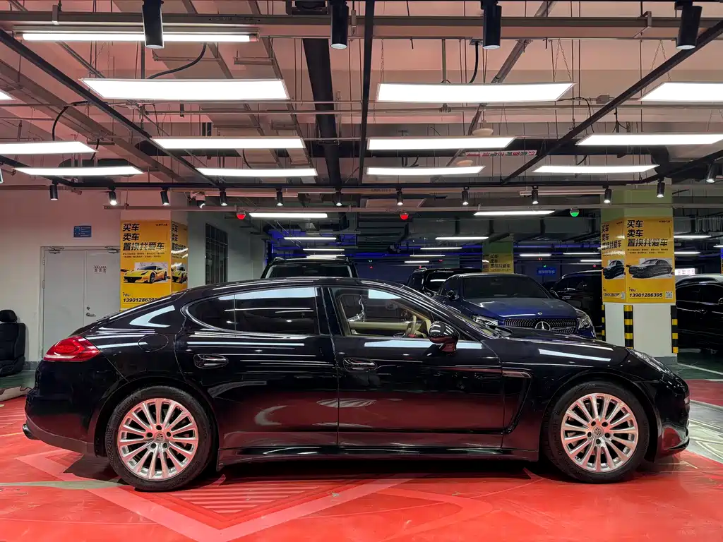 Porsche Panamera 2014 Panamera 4 3.0T