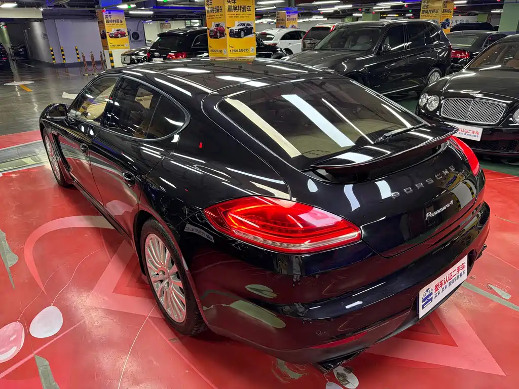 Porsche Panamera 2014 Panamera 4 3.0T