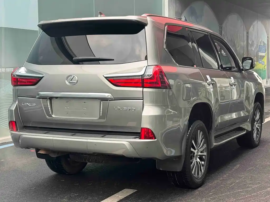 Lexus LX 2020 570