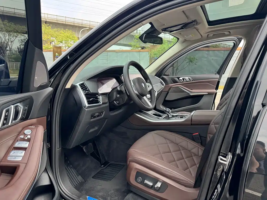 BMW X5 2022 xDrive 30Li M Sport