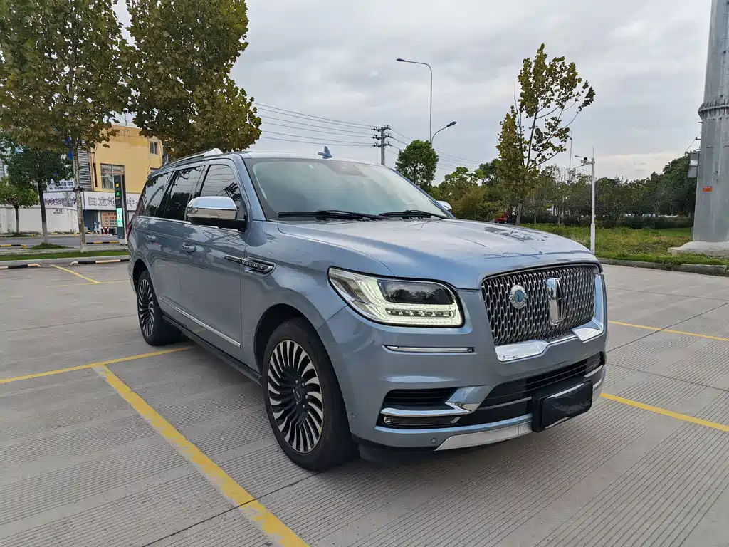 LINCOLN NAVIGATOR