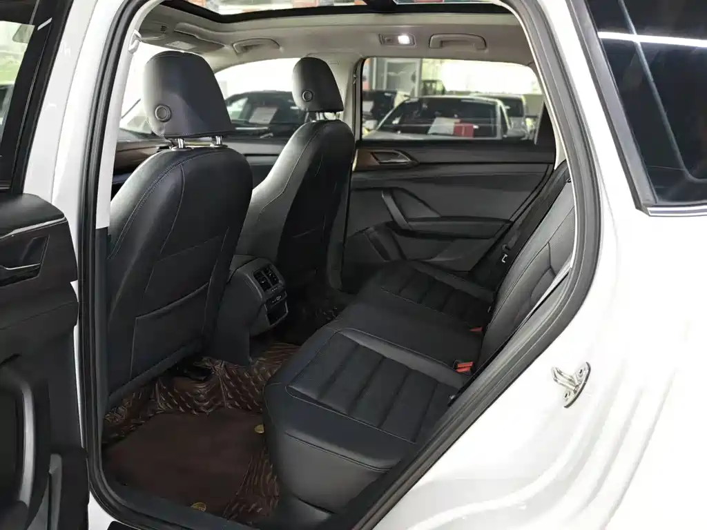 Volkswagen Tharu 2022 280TSI Luxury