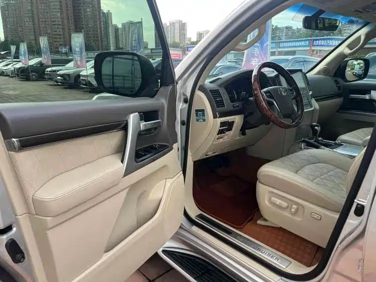 Toyota Land Cruiser 2018 5.7L