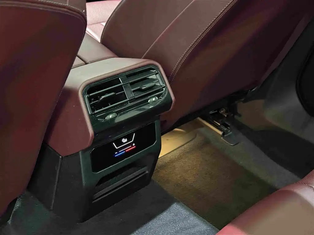 BMW 5 Series — миниатюра 15