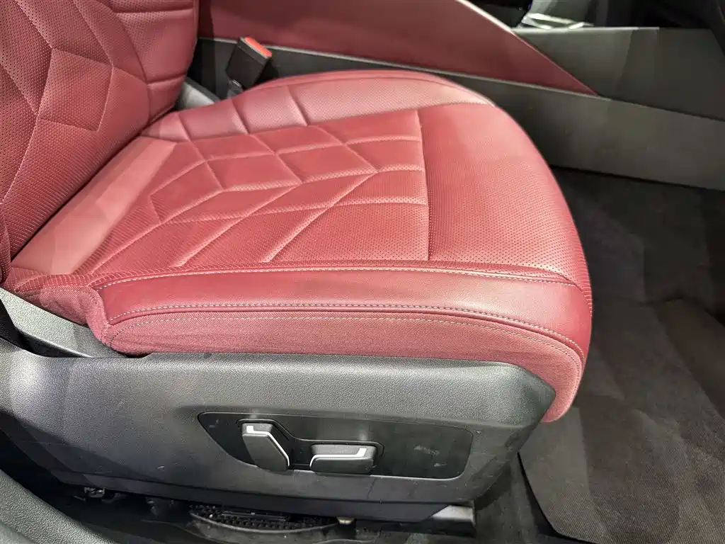 BMW 5 Series — миниатюра 21