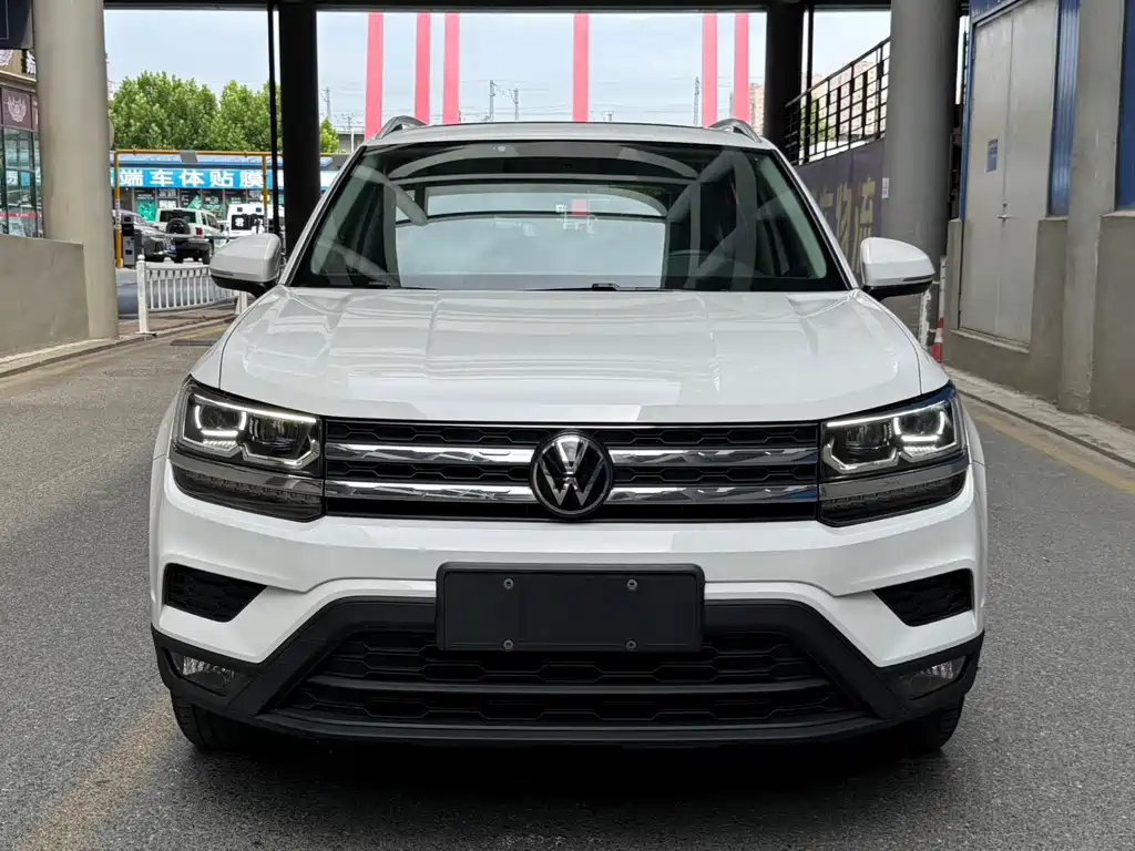 Volkswagen Tharu — миниатюра 2