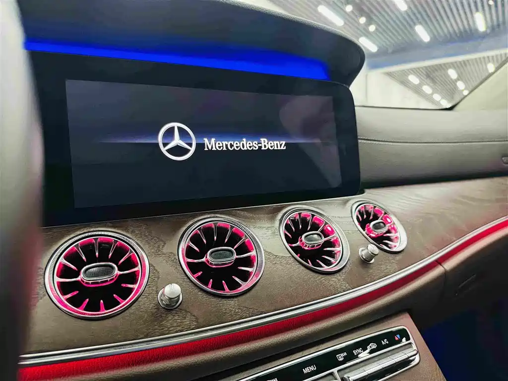 Mercedes-Benz E-Class — миниатюра 15