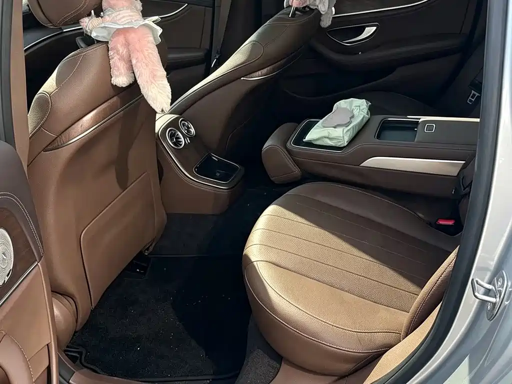 Mercedes-Benz E-Class — миниатюра 4
