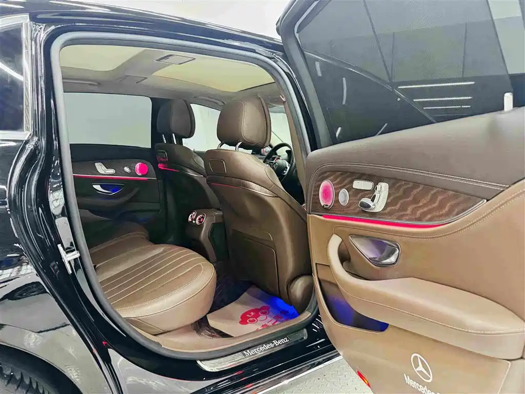 Mercedes-Benz E-Class — миниатюра 26