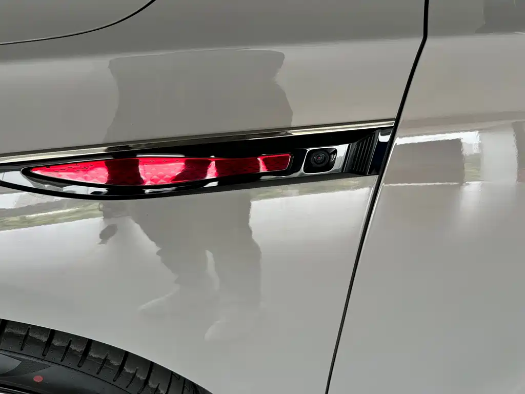 Hongqi Hongqi EH7 — миниатюра 19