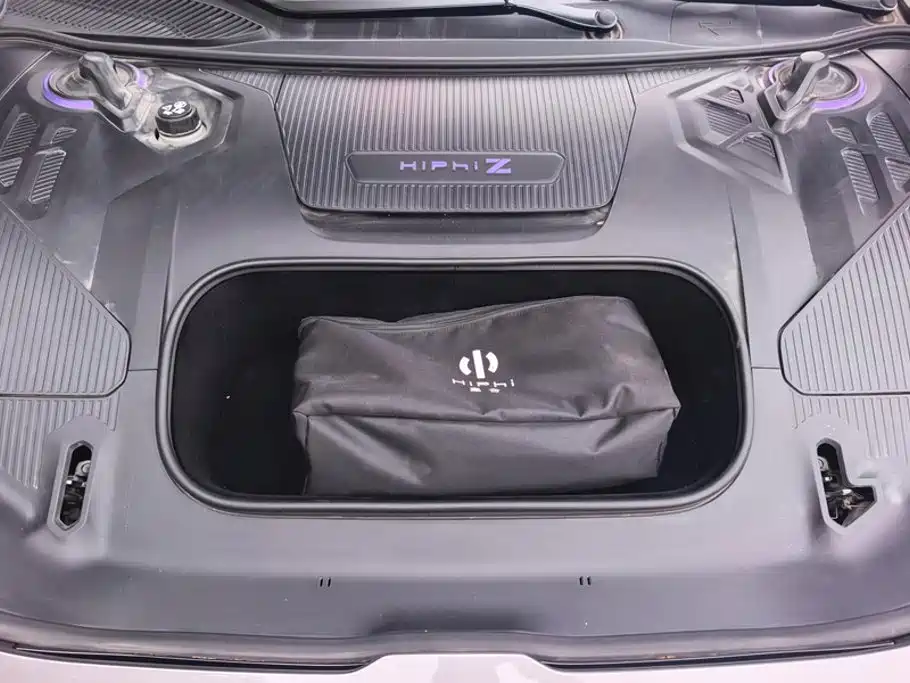 HiPhi HiPhi Z 2023 мест