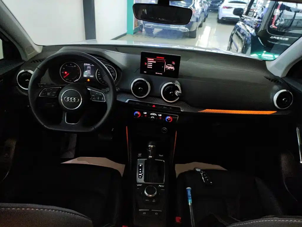 Audi Q2L 2023 35TFSI Fashion