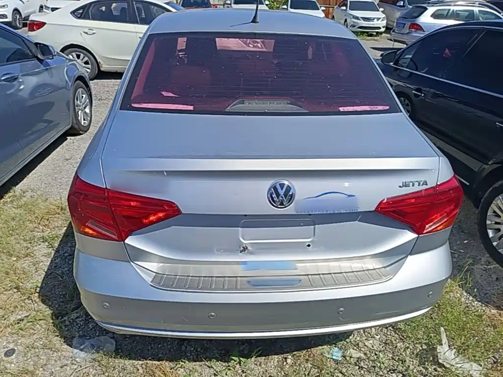 Volkswagen Jetta — миниатюра 6
