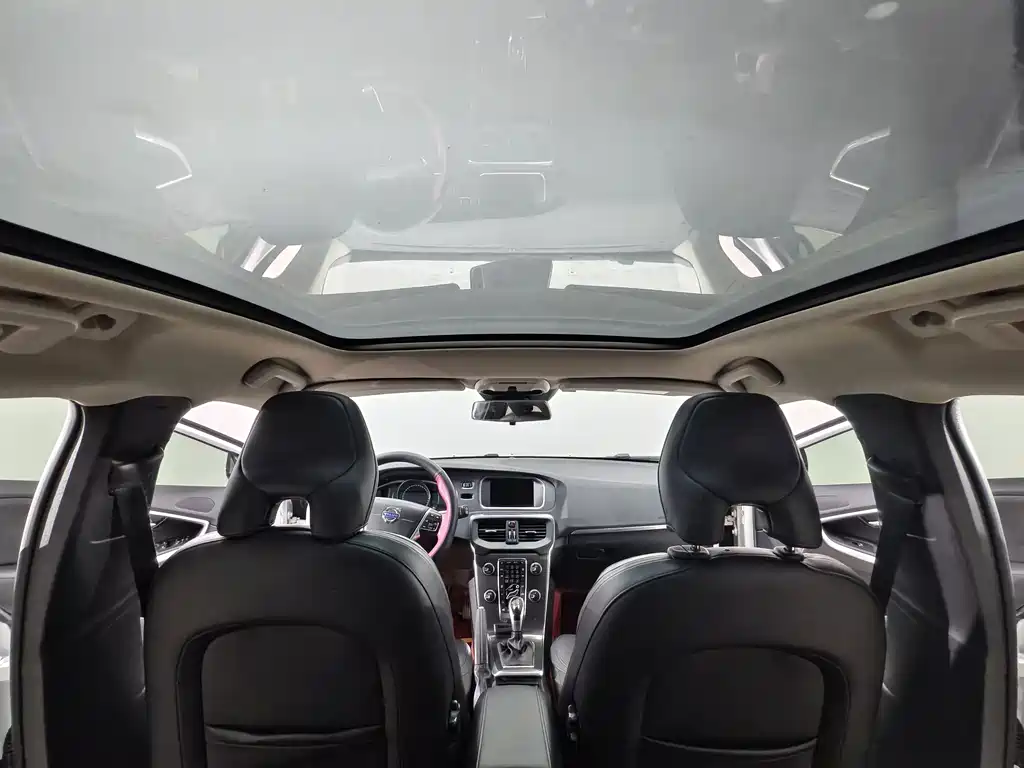 Volvo V40 — миниатюра 10