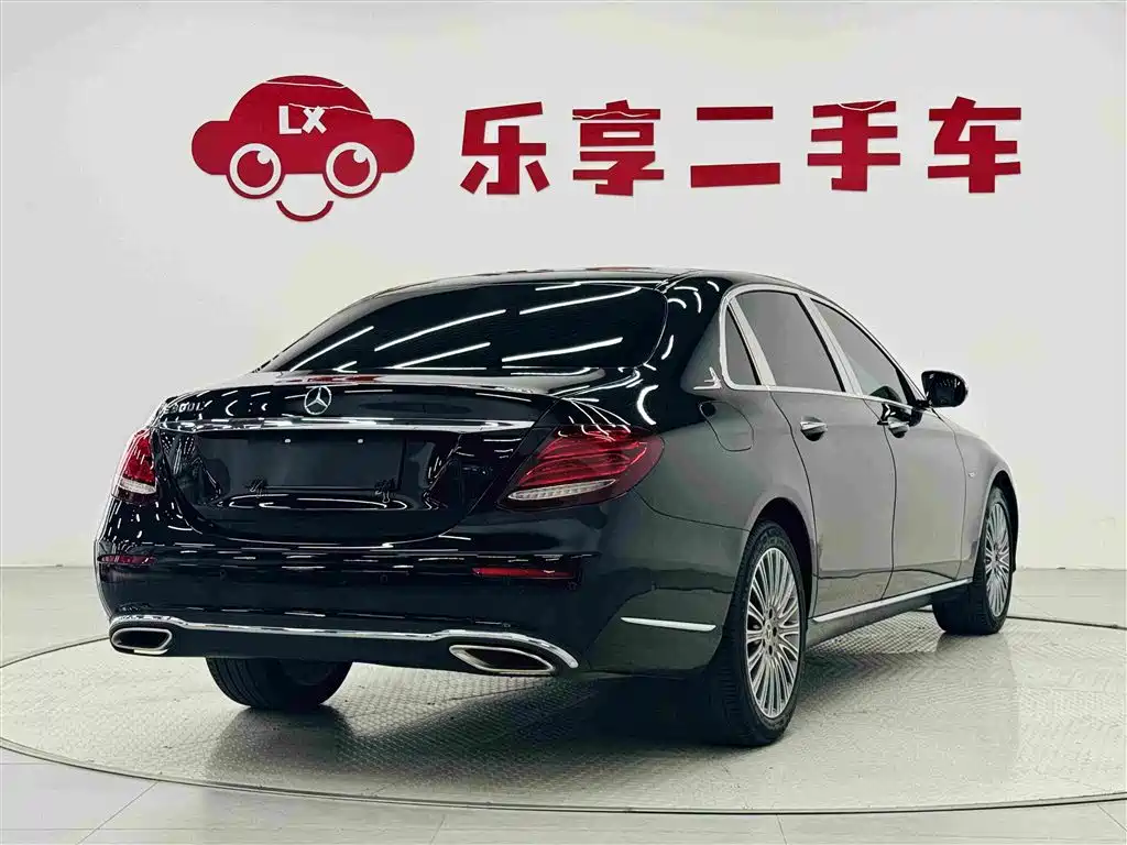 Mercedes-Benz E-Class — миниатюра 5